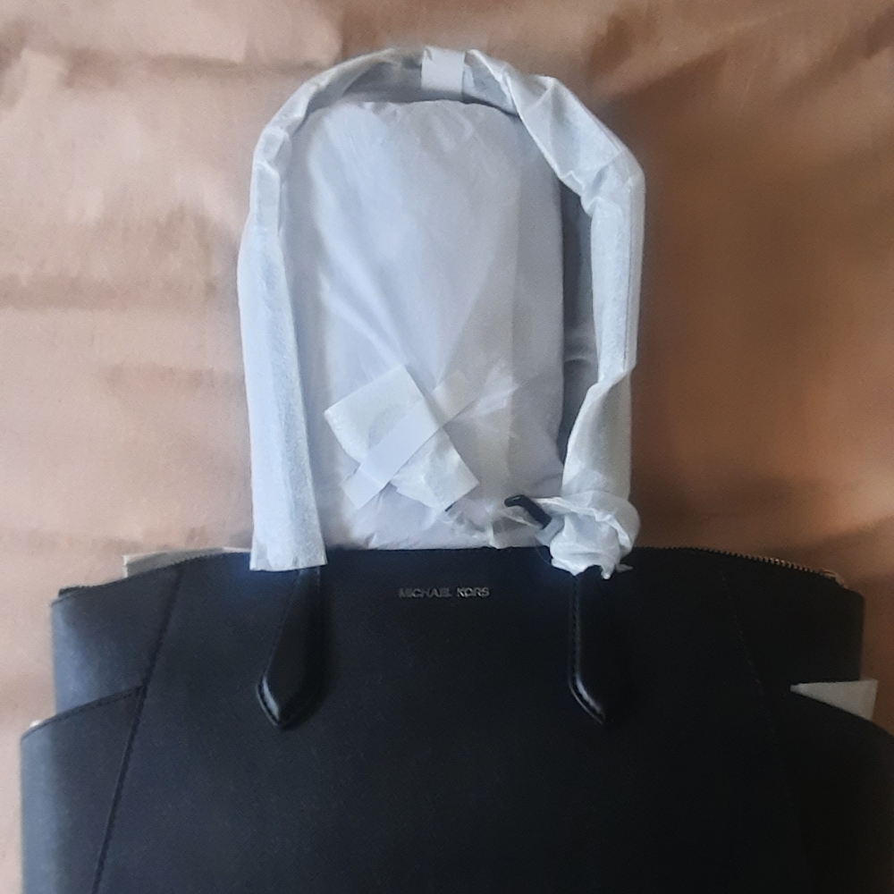 BRAND NEW Michael Kors Marilyn Medium Tote MUST SELL-REASONABLE OFFERS WELCOME